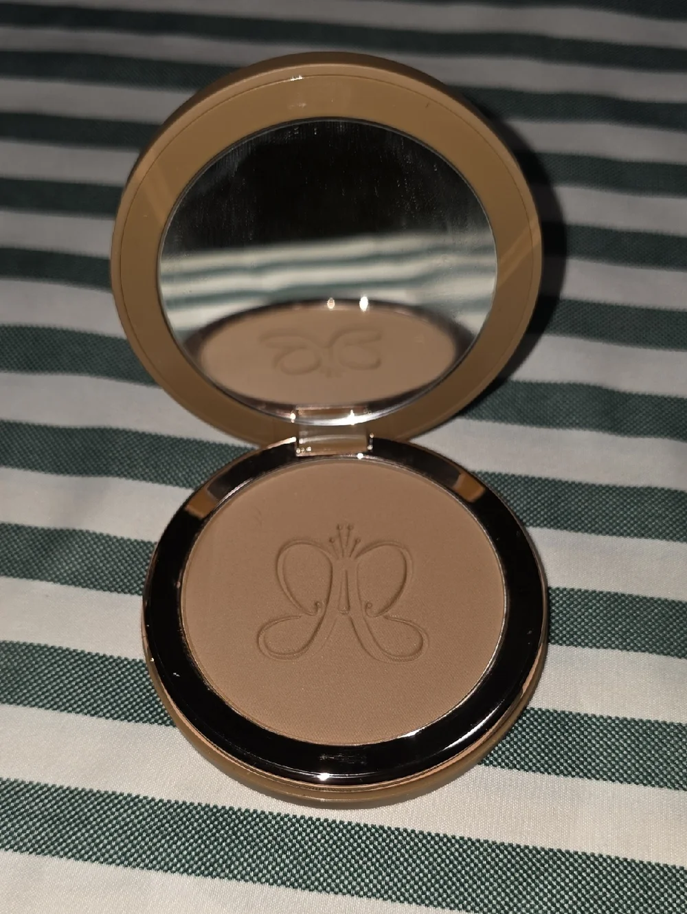 Anastasia Beverly Hills Smooth Blur Bronzer Compact